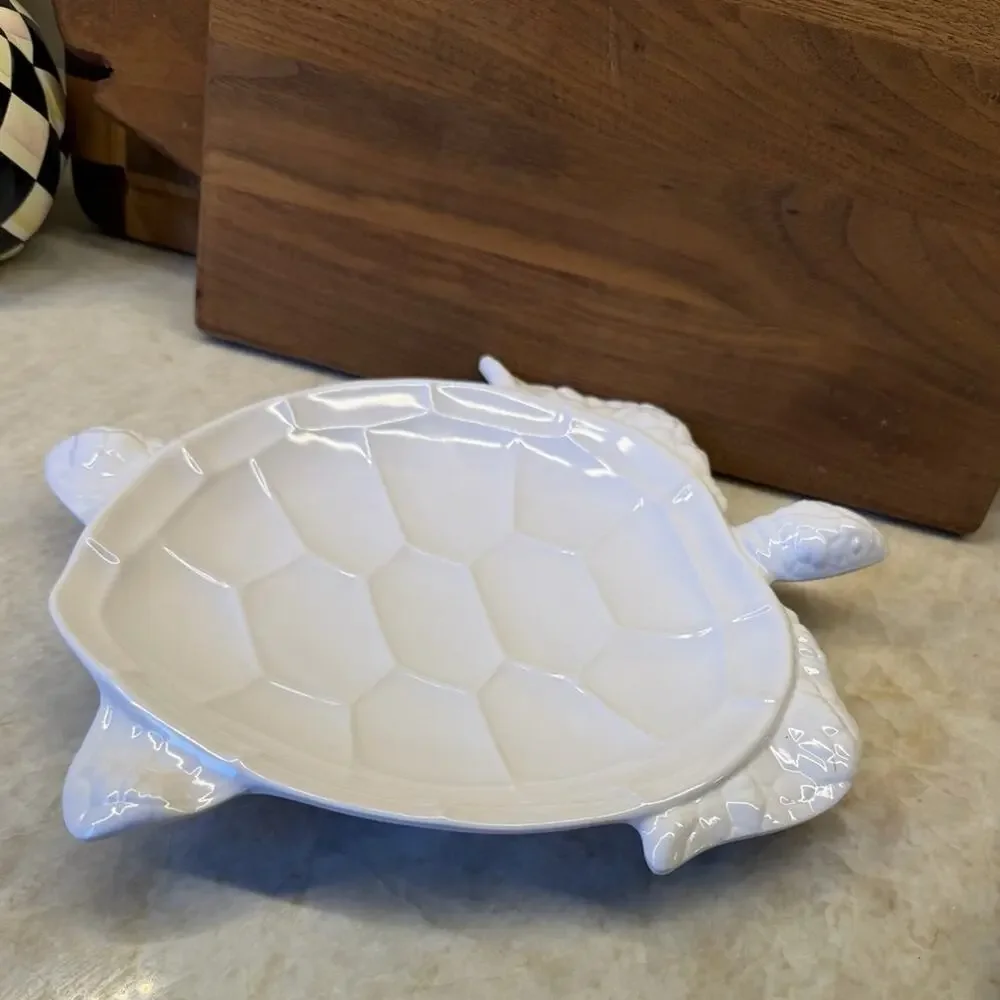 White melamine Turtle-Shaped platter